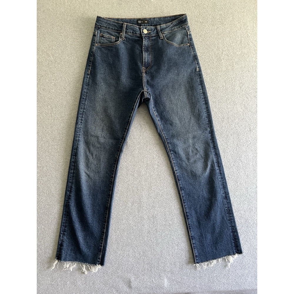 TEX Jeans Woman's 28x28 (tag 40 Not US Sz) Straight Leg Raw Hem Dark Wash‎